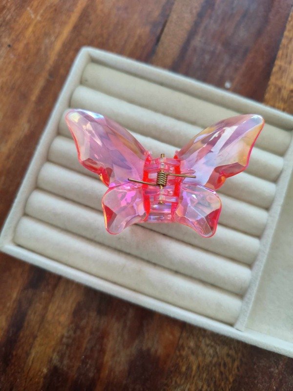 Producto - Broche mariposa rosa.
