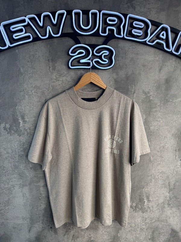 Producto - Remera IMPORTADA ESSENTIALS