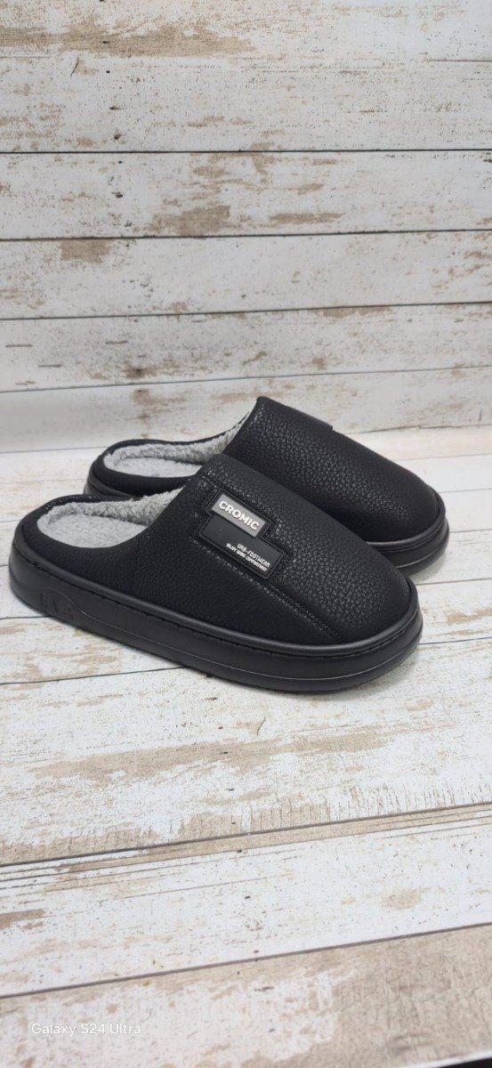 Producto - pantufla con piel adentro negro del 39 al 44 - 0