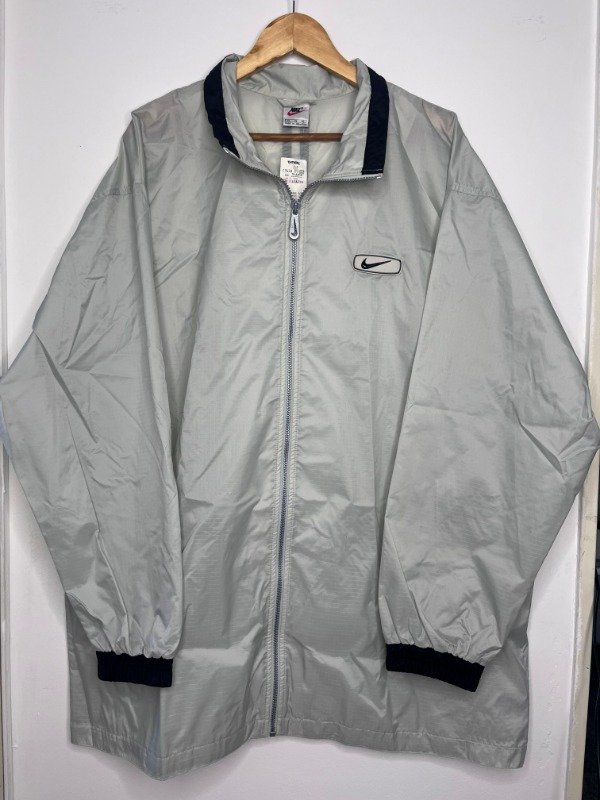 Producto - CAMPERA ROMPEVIENTO NIKE