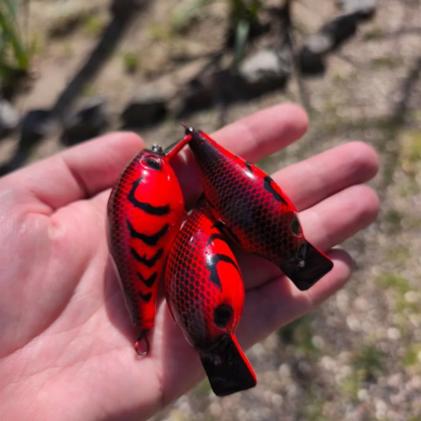 Producto - PREVENTA - Señuelo Veneno Rojo - Versión anzuelos triples - 1