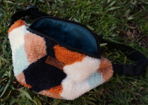 Producto - Riñonera Peluche Montaña