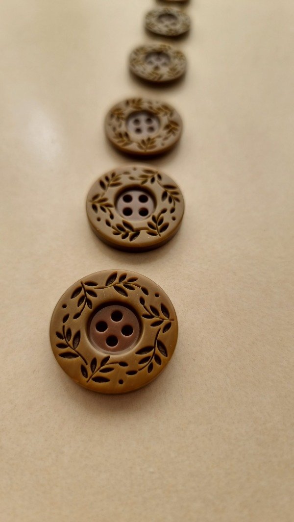 Producto - Botón hoja tallada MARRÓN (distintas medidas)