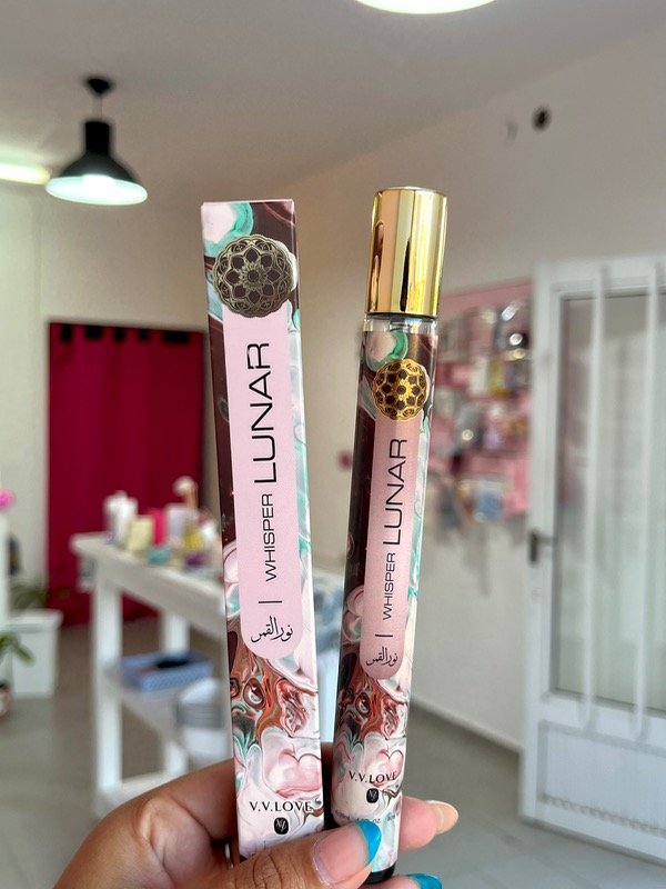 Producto - Perfume Rollerball Whisper Lunar de V.V. Love