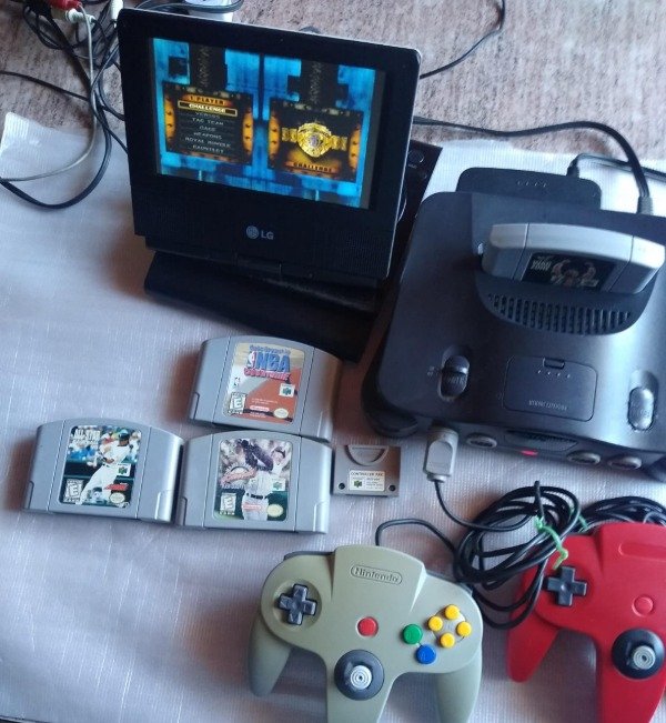 Producto - CONSOLA NINTENDO 64 NTSC 2 JOYSTICKS 4 JUEGOS