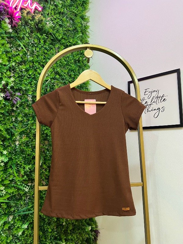 Producto - Remera de morley escote V Chocolate 0549