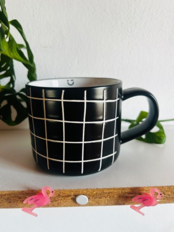 Producto - Taza cuadrille negra - 1