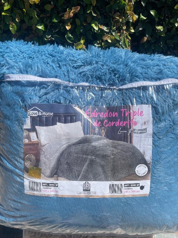 Producto - Edredón triple de corderito Queen