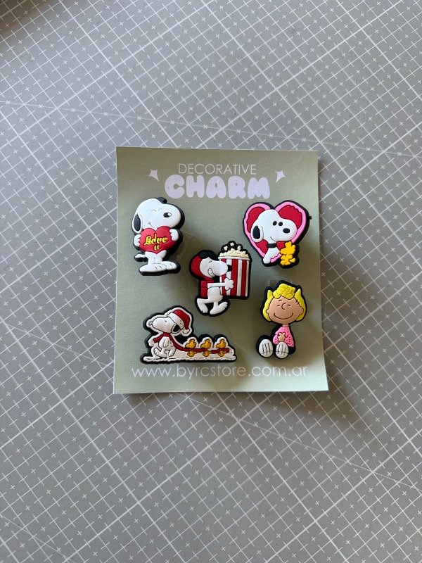Producto - Set de Pins para Crocs Snoopy - 1