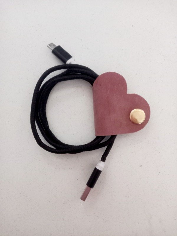 Producto - Corazón organizador de cables Rosa