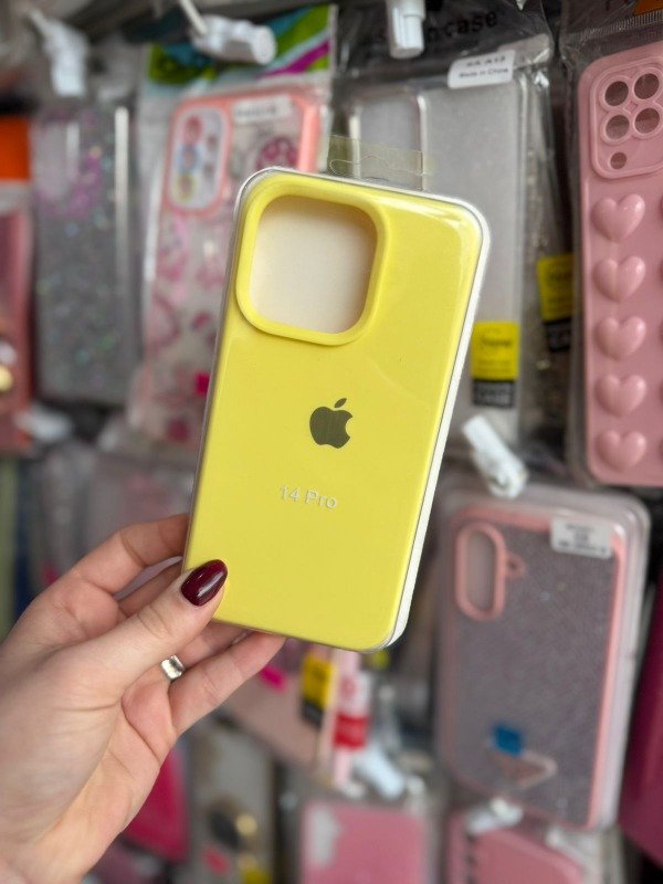 Producto - Silicone case Iphone 14 pro amarillo