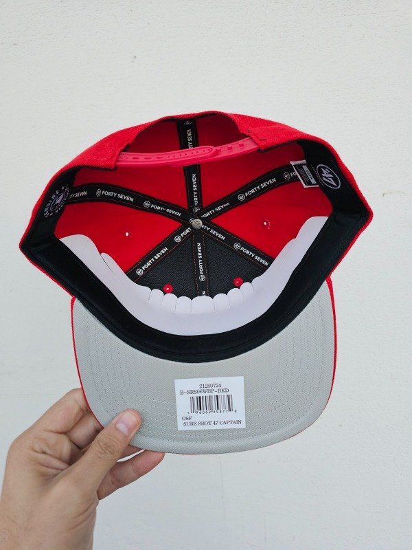 San Diego Padres red and white edition '47 brand captain snapback — imagen 3