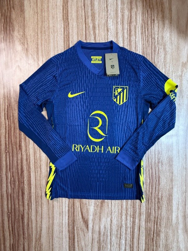 Producto - Atlético Madrid manga larga versión jugador 25/26