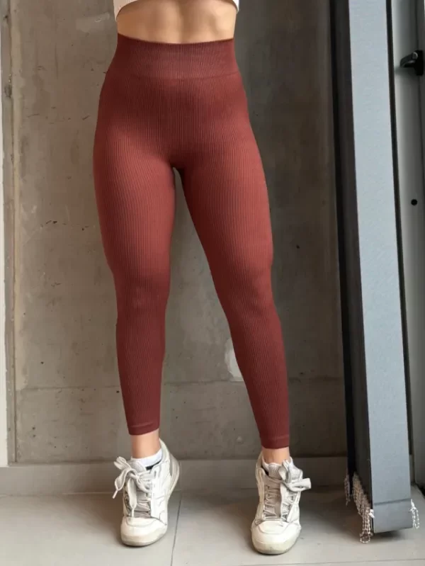 Producto - Calza Ferrari Marrón Oscuro ( sin frunce )