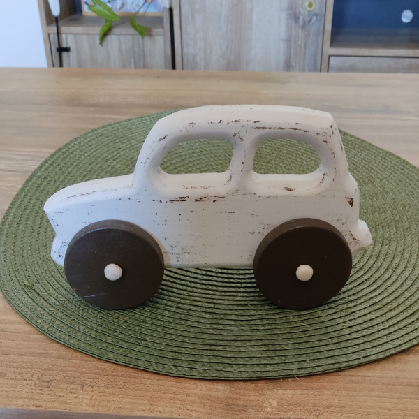 Producto - Auto de madera Renault