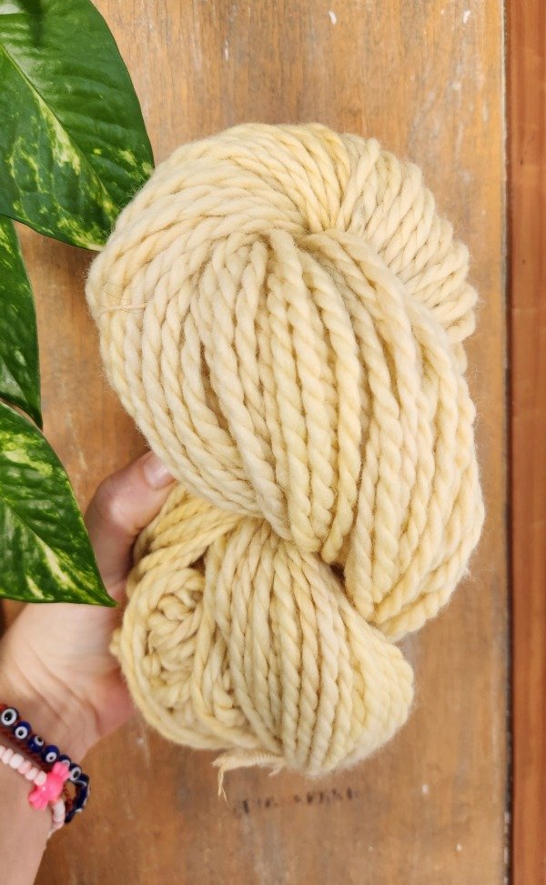 Producto - Amarillo bebé - 160gr - LANA GRUESA