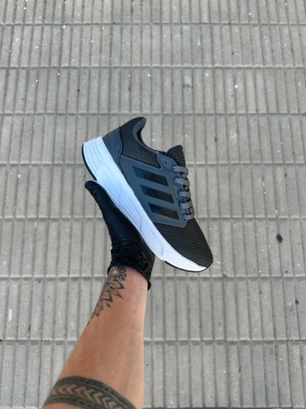 Producto - ADIDAS GALAXI GRIS