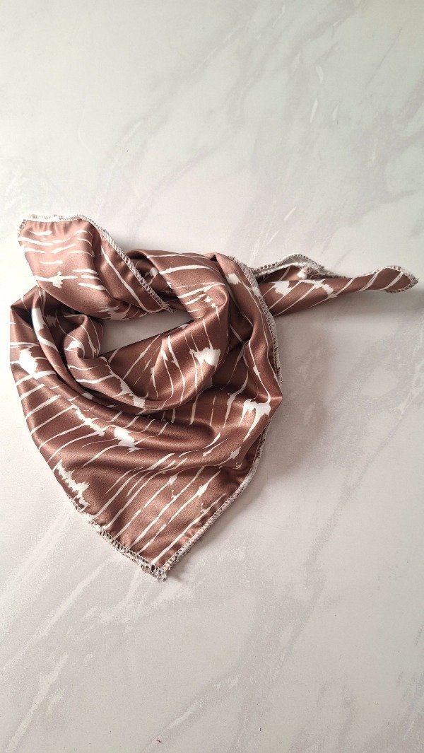 Producto - Pañuelo Satén marron con blanco