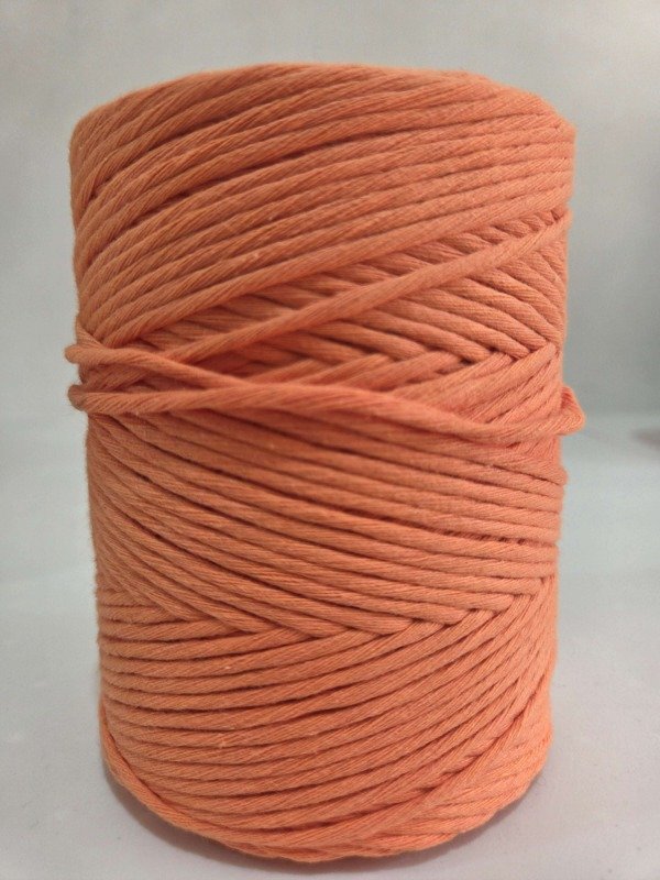 Producto - Hilo de algodón retorcido MACRAME 27 hebras 1/2 kg NARANJA
