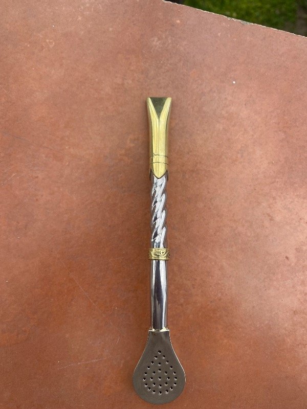 Producto - Bombillon pico rey de bronce cincelado