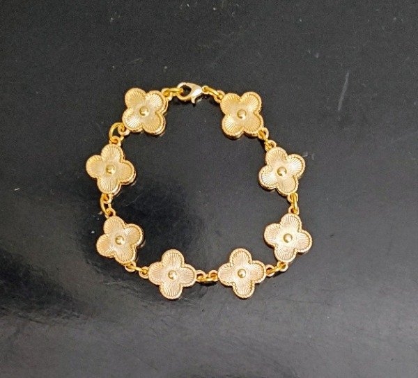 Producto - Pulsera Trébol con diseño rayitas