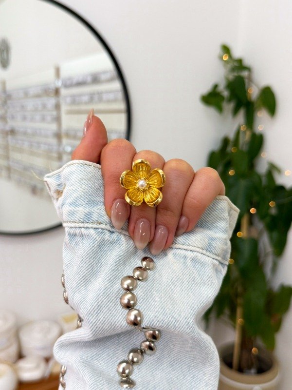 Producto - Anillo acero dorado flor grande con perla