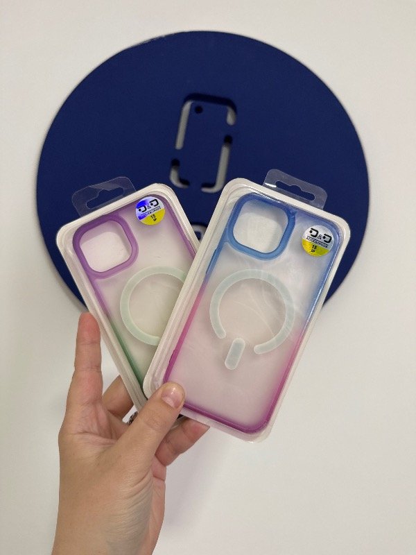 Producto - FUNDA CLEAR CASE DIFUMINADA MAGSAFE IPHONE 15