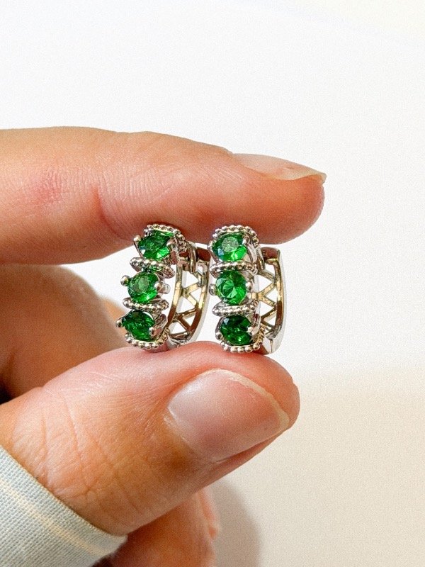 Producto - Argolla tres cubic verde-acero quirúrgico