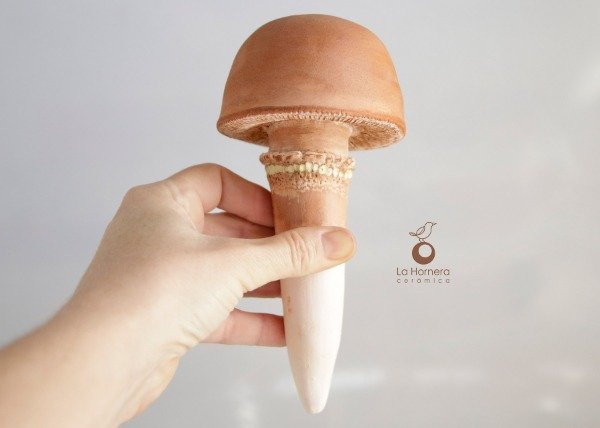 Producto - Sistema de Autorriego en Cerámica hecho a mano en cerámica diseño de Hongo - 1