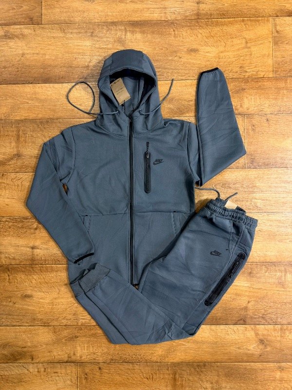 Producto - CONJUNTO NIKE ESTILO TECH LIQUIDACION