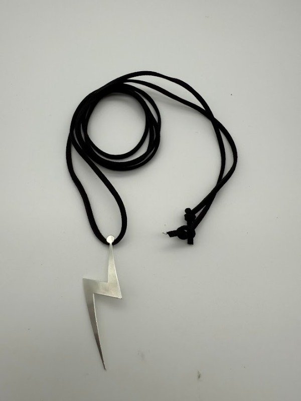 Producto - Chocker rayo plateado