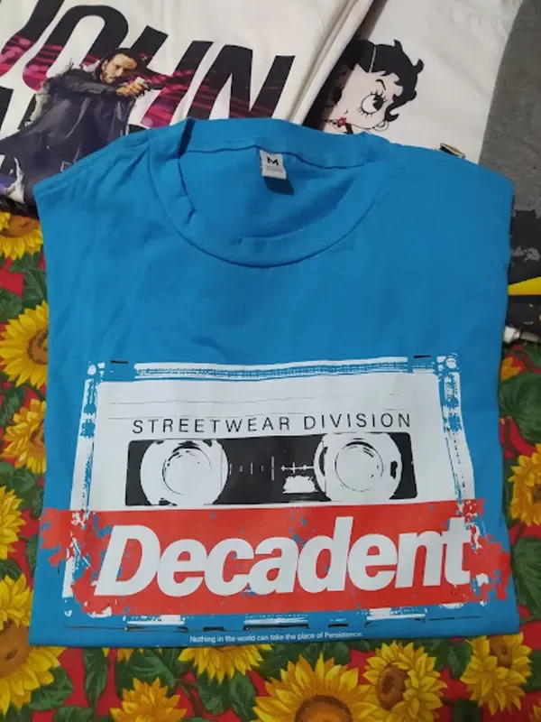 Producto - REMERA- DISEÑOS EXCLUSIVOS - ALGODON OVERSIZE TALLE M - 4