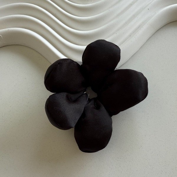 Producto - Colita flor negra chiquita