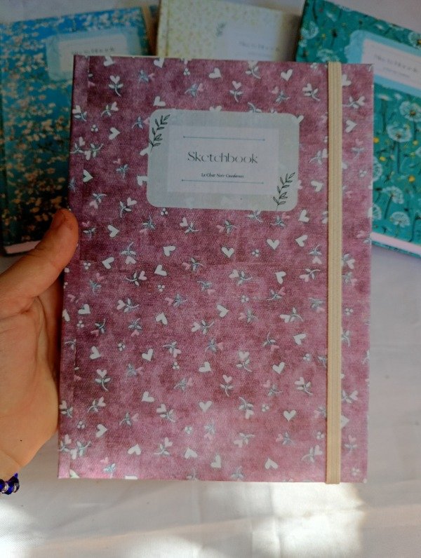 Producto - SketchBook A5 corazones rosa - 3