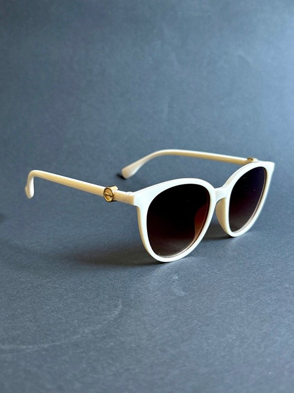 Producto - Lentes Myrtos Crudo