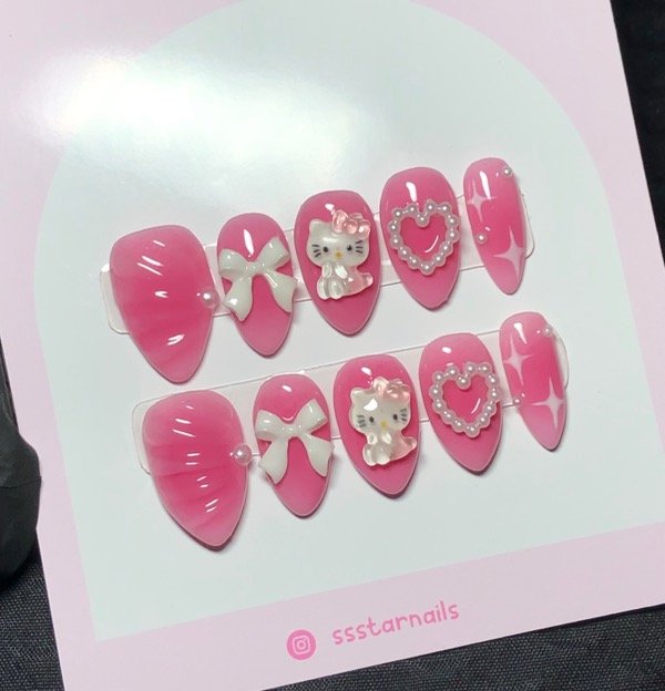 Producto - Uñas Press On Kitty + Kit de colocación