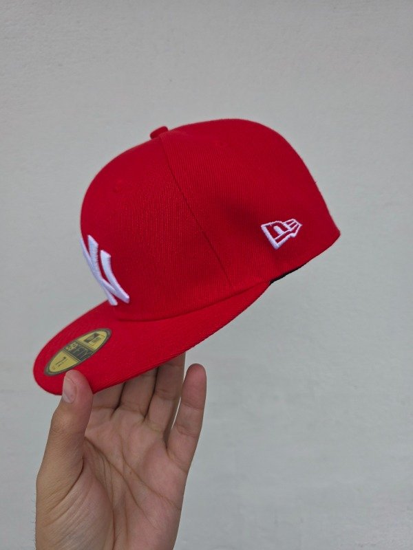 New york yankees red genuine new era 59fifty talla 7 1/4 — imagen 3