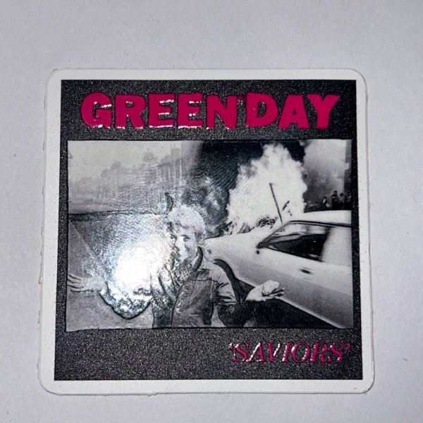 Producto - GREEN DAY SAVIORS