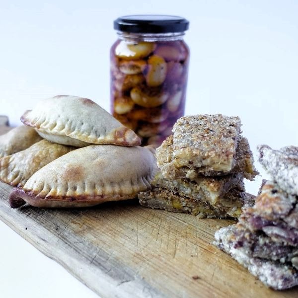 Producto - PICADA surtida Chambón: Empanadas de verdura, nuggets y conserva de porotos.