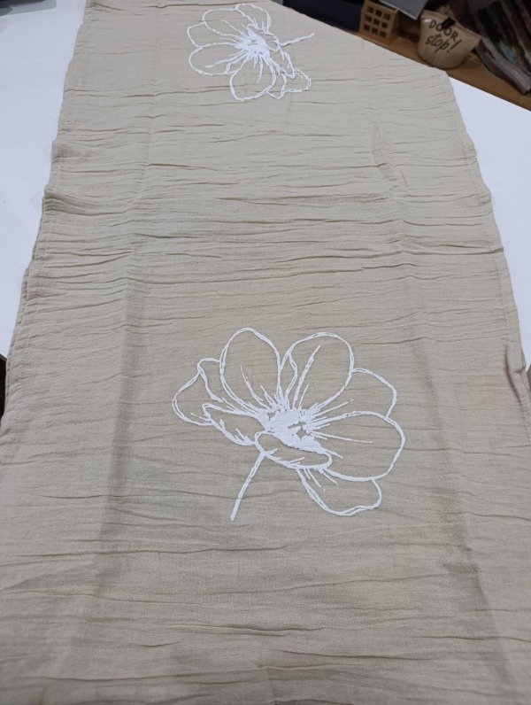 Producto - Camino de mesa "flower" beige