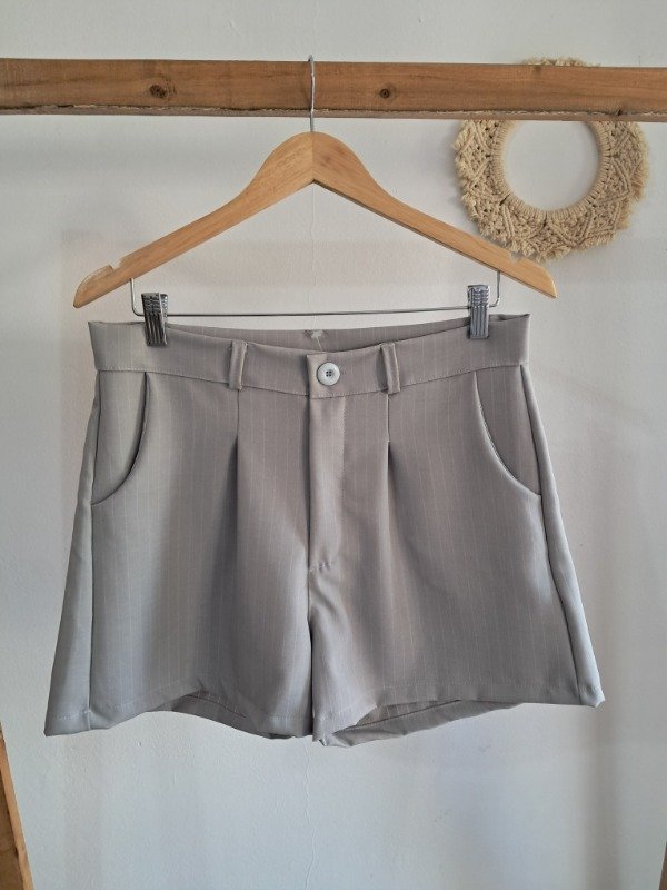 Producto - Short Sastrero Gris Rayas