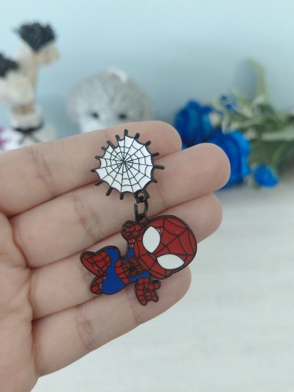 Producto - Pin metalizado - Spiderman con colgante #1095