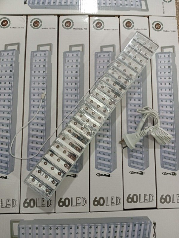 Producto - LUZ DE EMERGENCIA 60LED