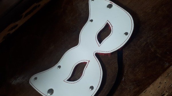 Producto - Antifaz reversible de cuero y peluche