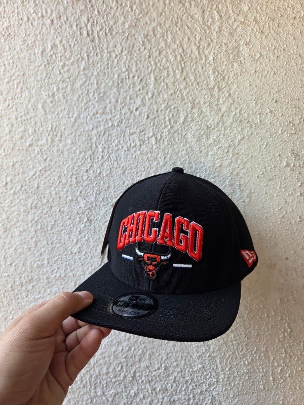 Producto - Gorra CHICAGO PLANA CERRADA NEGRA