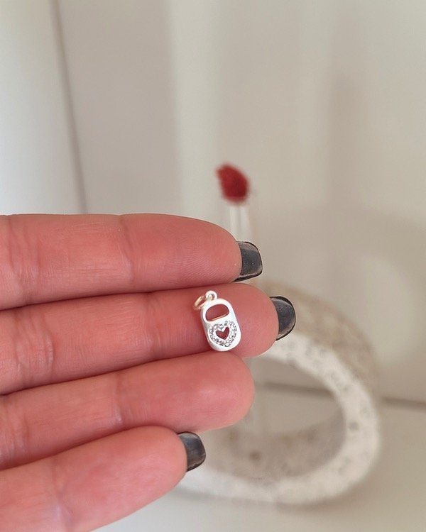 Producto - Dije mini chapita con corazon