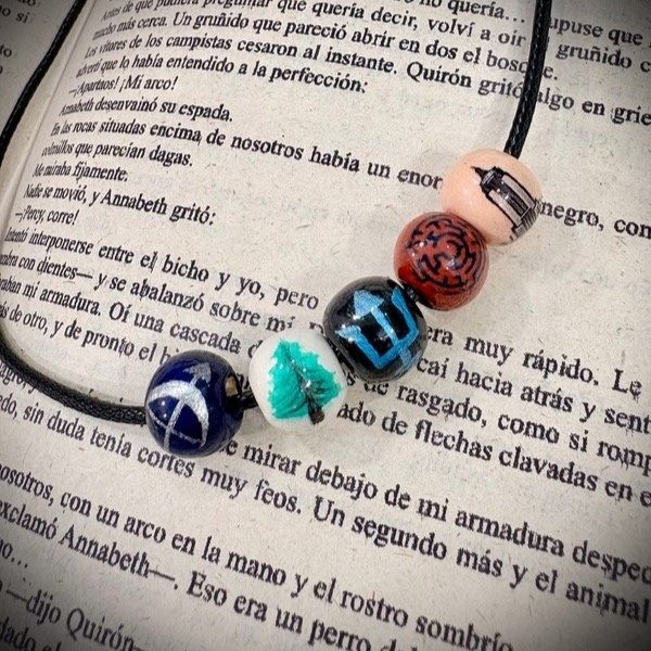 Producto - Collar Percy Jackson - Campamento mestizo