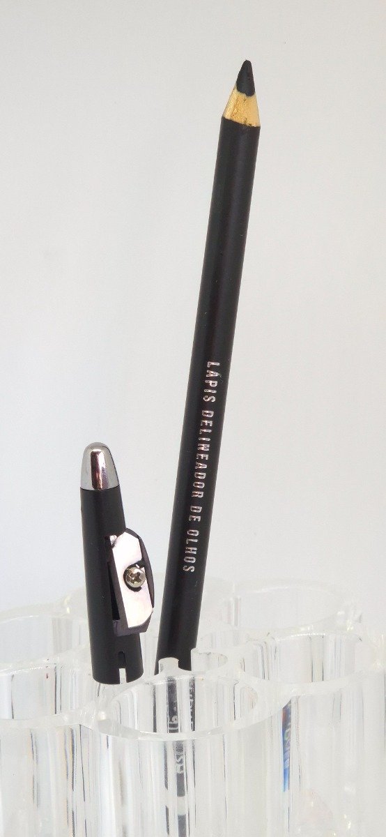 Producto - Lapiz delienador negro Ruby Rose
