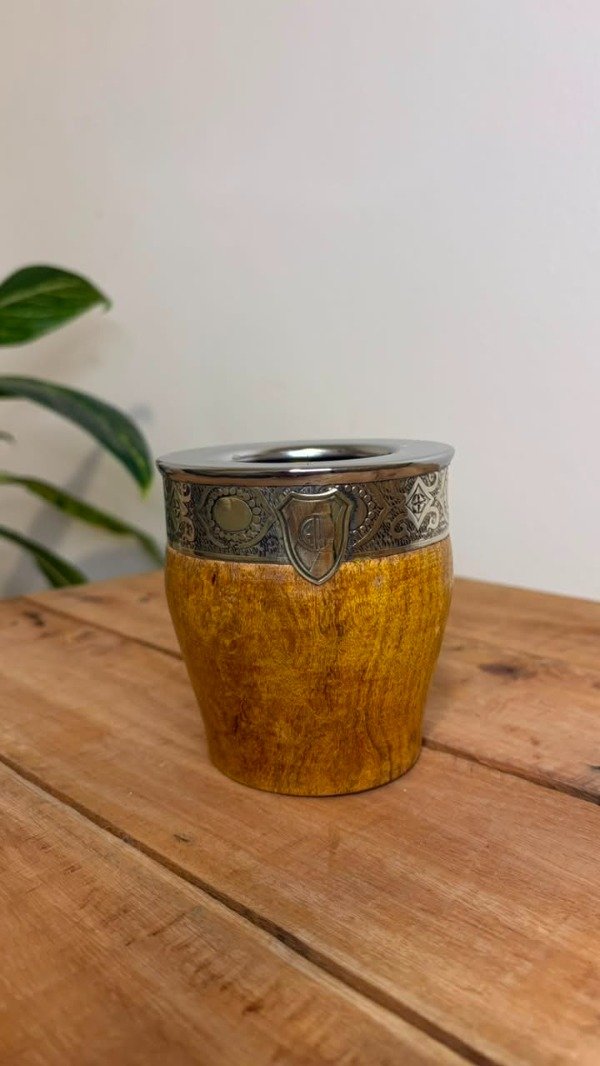 Producto - Mate imperial de algarrobo con escudo - 1