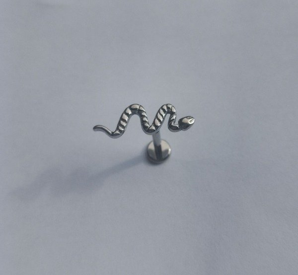 Producto - Labret vivora titanio